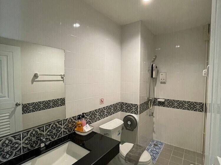 Dwell Phuket Airport Hotel At Naiyang