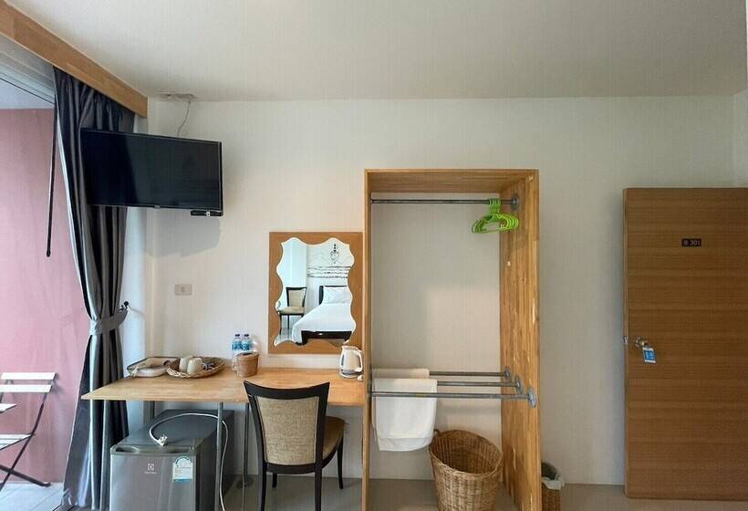 Dwell Phuket Airport Hotel At Naiyang