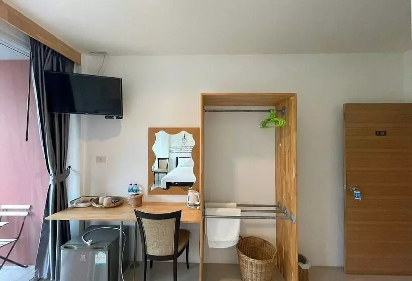 Dwell Phuket Airport Hotel At Naiyang