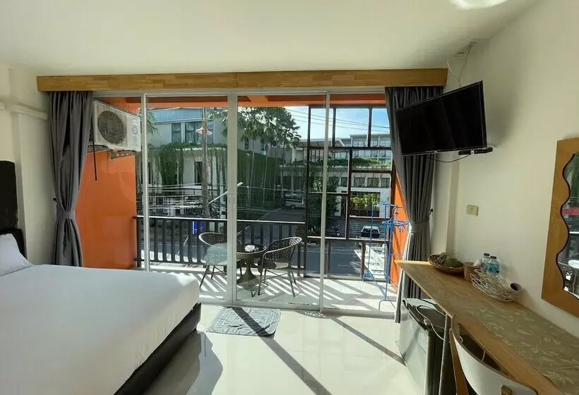 Dwell Phuket Airport Hotel At Naiyang