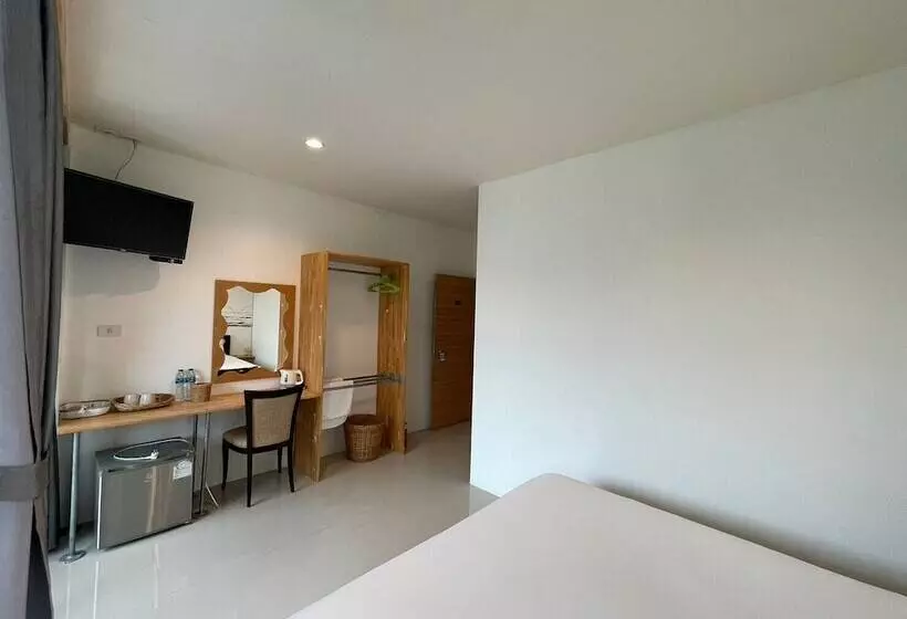 Dwell Phuket Airport Hotel At Naiyang