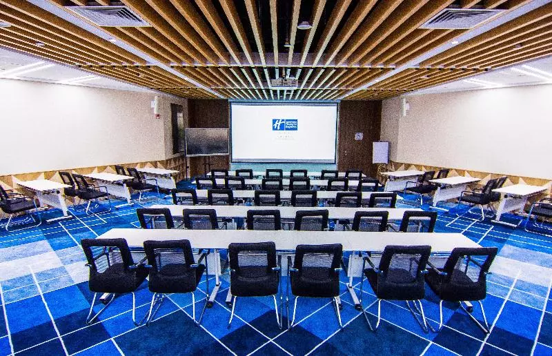 هتل Holiday Inn Express Tianjin Airport East, An Ihg