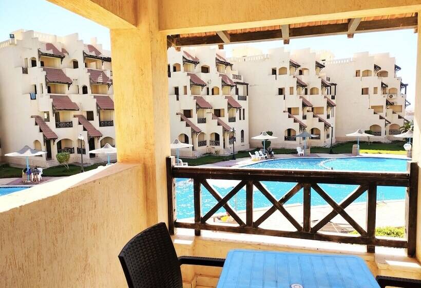 هتل Marseilia Aqua Park Alam Al Roum