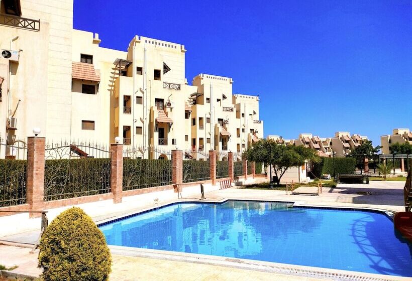 هتل Marseilia Aqua Park Alam Al Roum