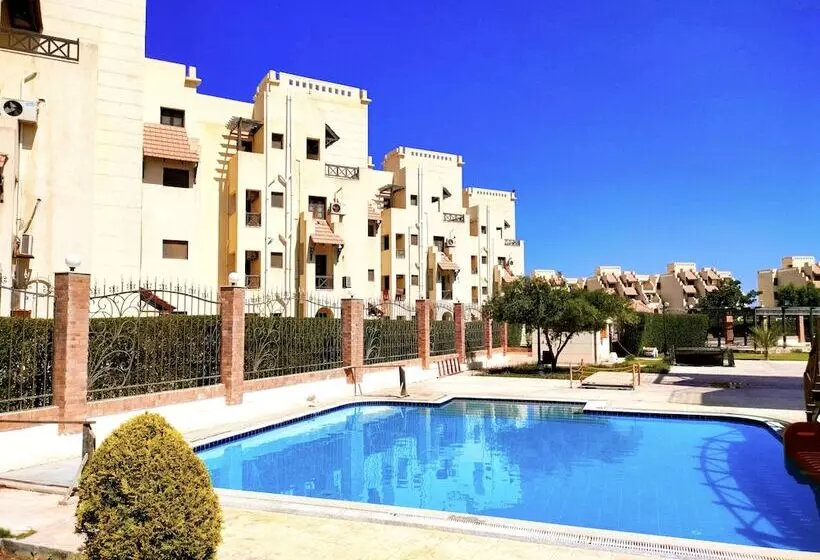 هتل Marseilia Aqua Park Alam Al Roum