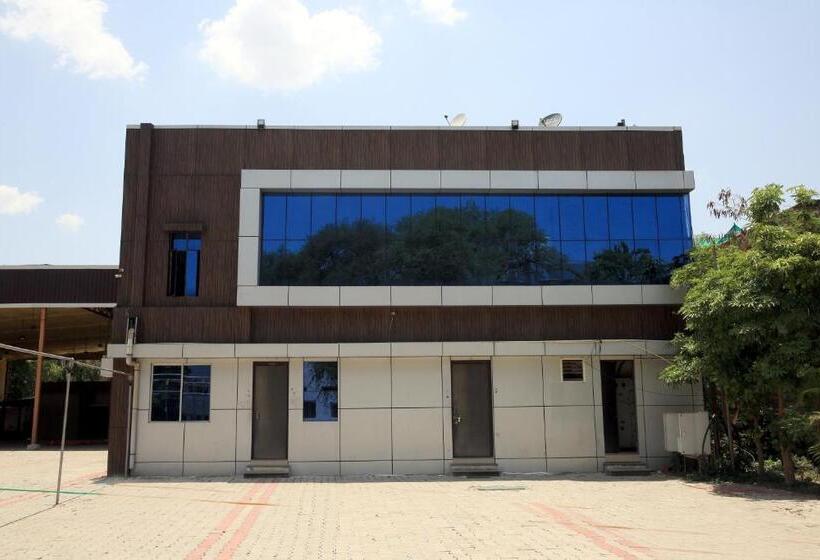 Отель Shri Ramkrishna Baag