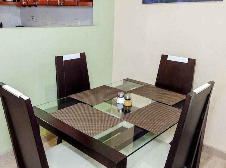 Hotel The Clover 20 28