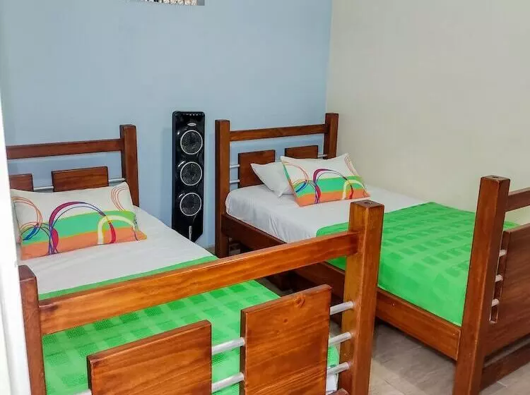 Hotelli The Clover 20 28