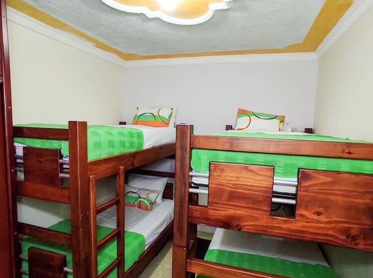 Hotel The Clover 20 28