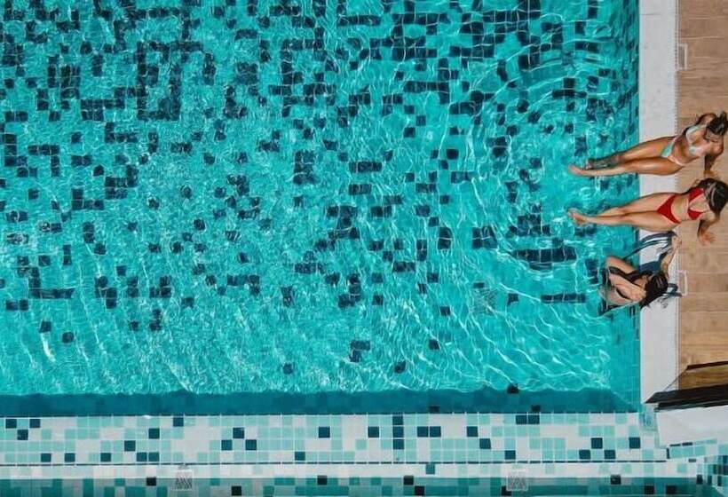 Hotel The Icon Limassol