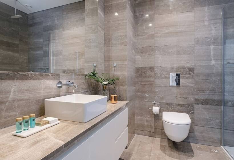 Hotel The Icon Limassol