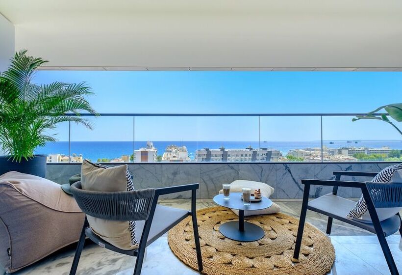 Hotel The Icon Limassol