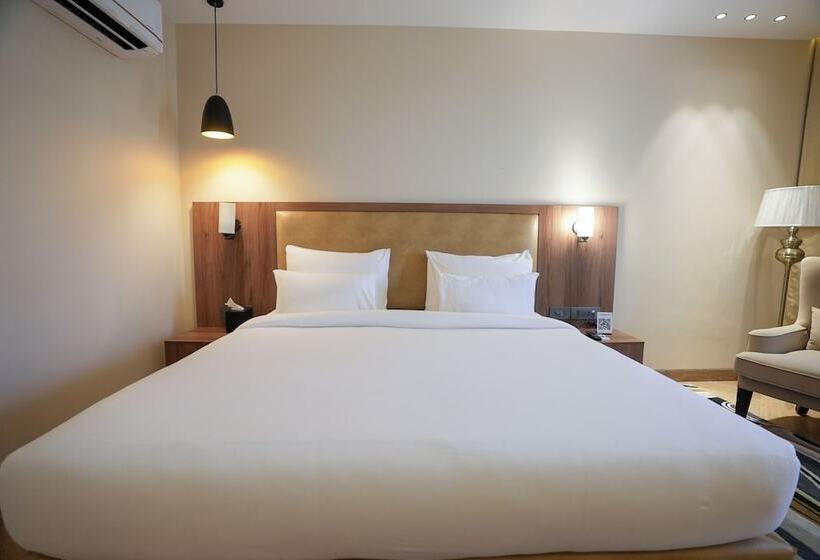 Udman Hotel Gurugram