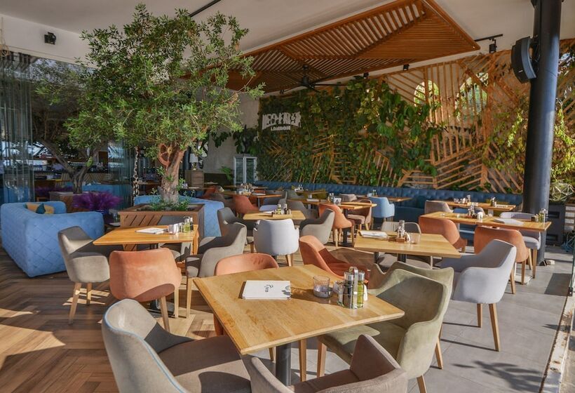 Luxury Hotel Riva Budva