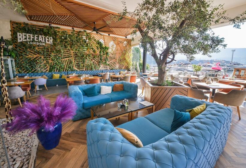 Luxury Hotel Riva Budva