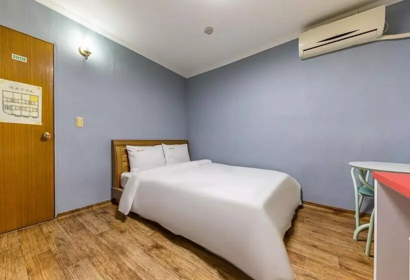 مُتل Boryeong Golden Beach