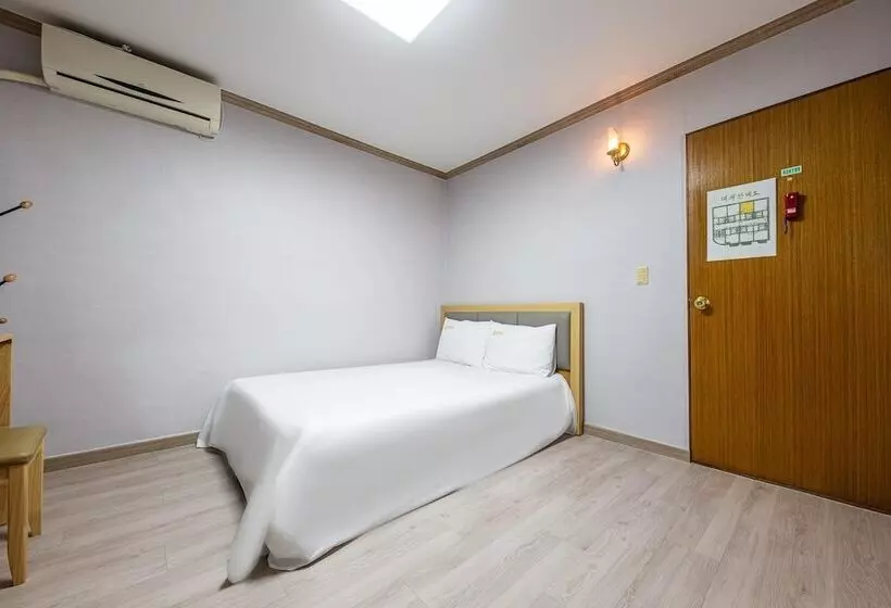 مُتل Boryeong Golden Beach