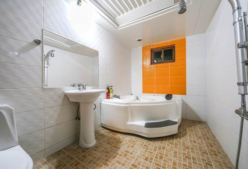 모텔 Daegu Dongchon Hill