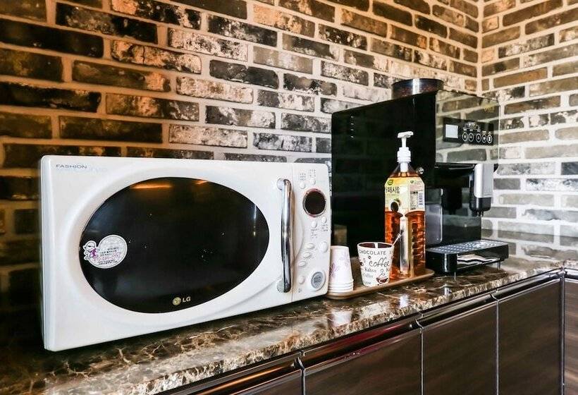 Motel Eumseong Cello