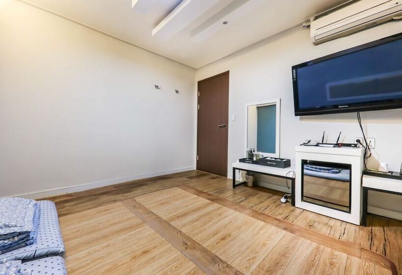 Motel Eumseong Cello