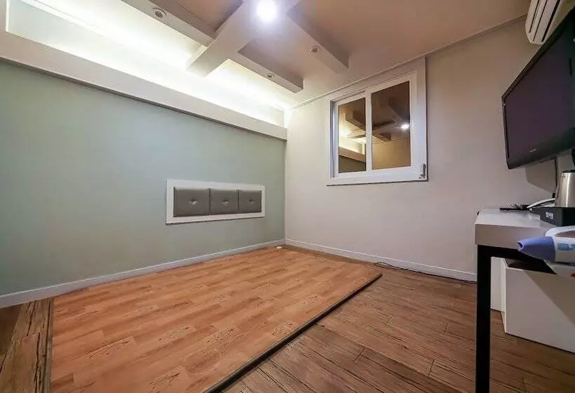 モーテル Eumseong Cello