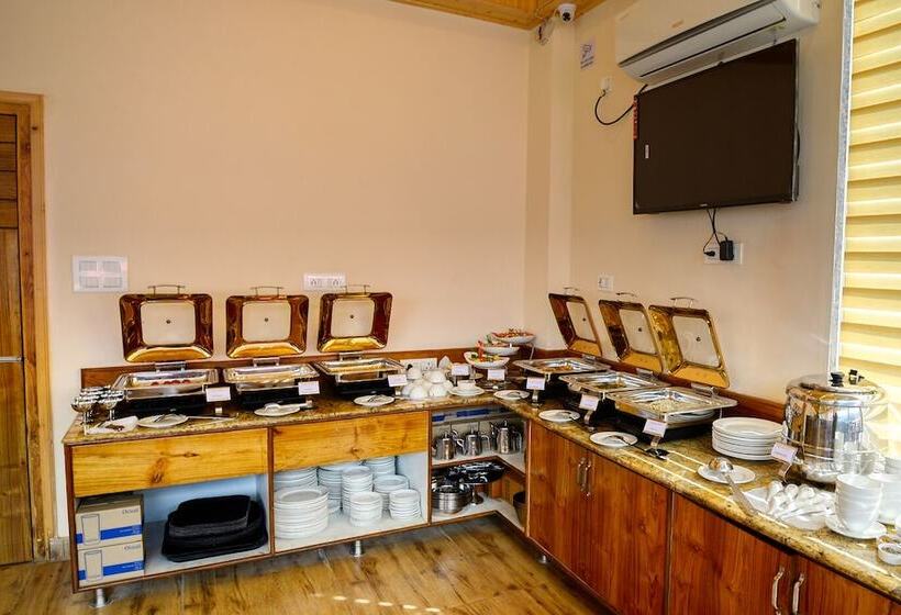 בית מלון כפרי Clarks Inn Suites Manali