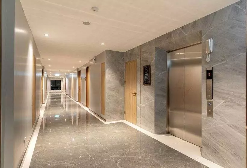 ホテル Crystal Srivaree Suvarnabhumi