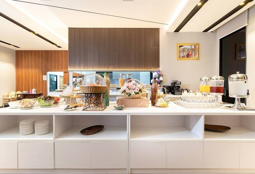 Hotel Crystal Srivaree Suvarnabhumi