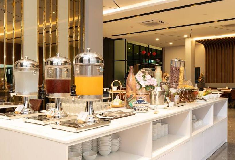 Hotel Crystal Srivaree Suvarnabhumi