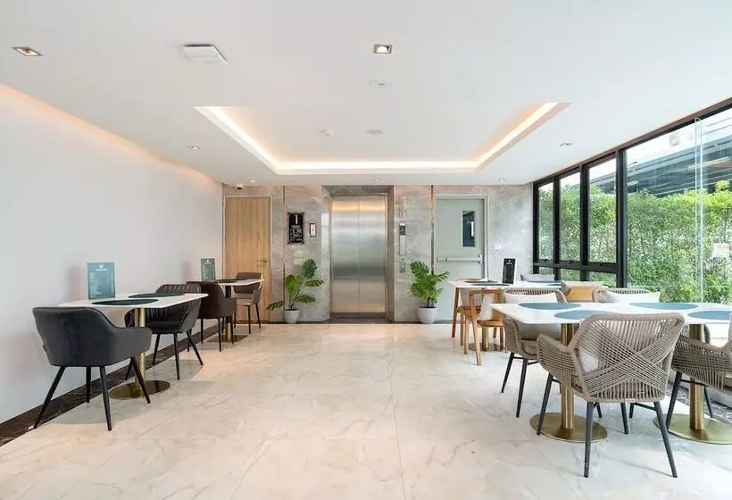 ホテル Crystal Srivaree Suvarnabhumi