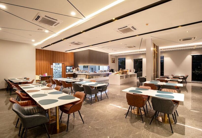 Hotel Crystal Srivaree Suvarnabhumi