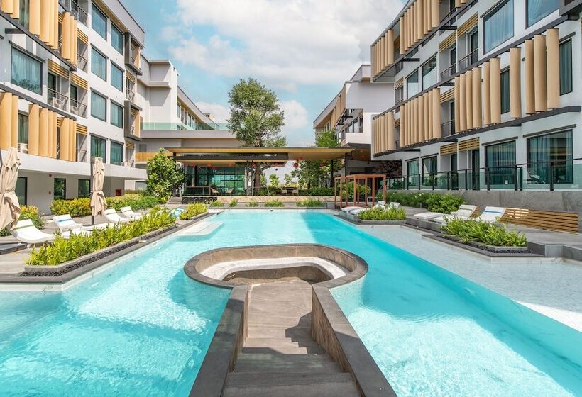 Hotel Crystal Srivaree Suvarnabhumi