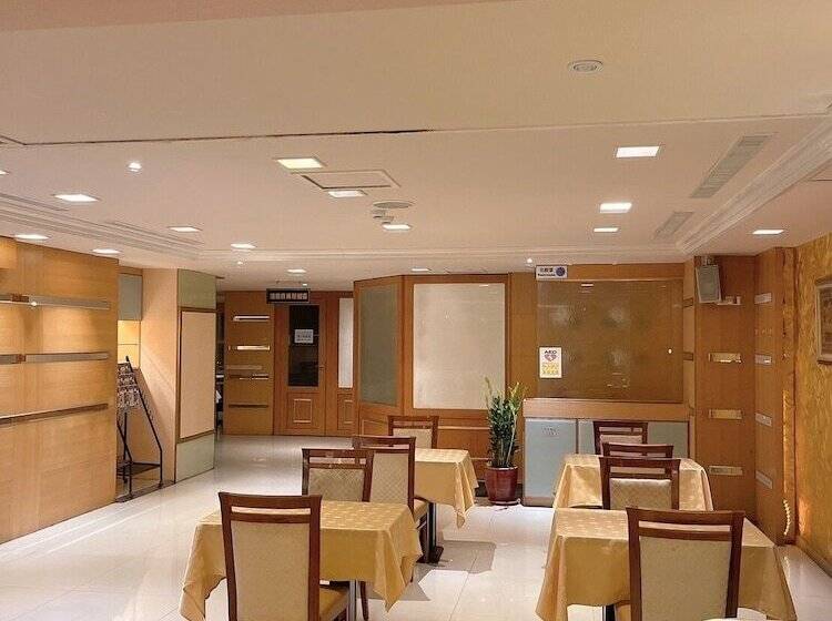 هتل Duke Business