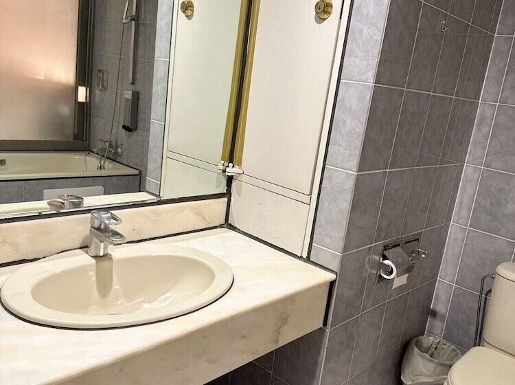 هتل Duke Business