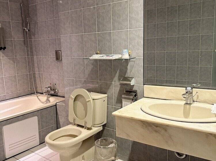 هتل Duke Business