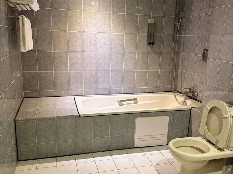 هتل Duke Business