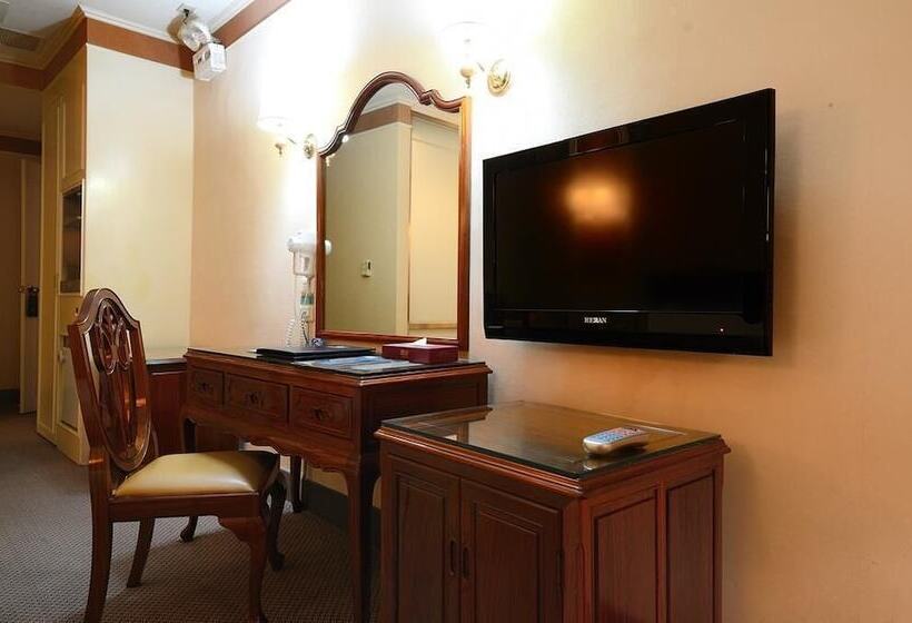 هتل Duke Business