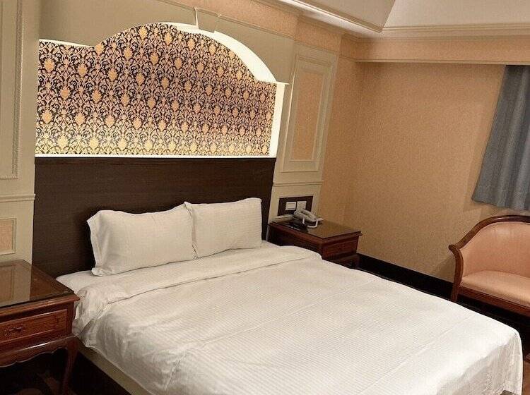 هتل Duke Business