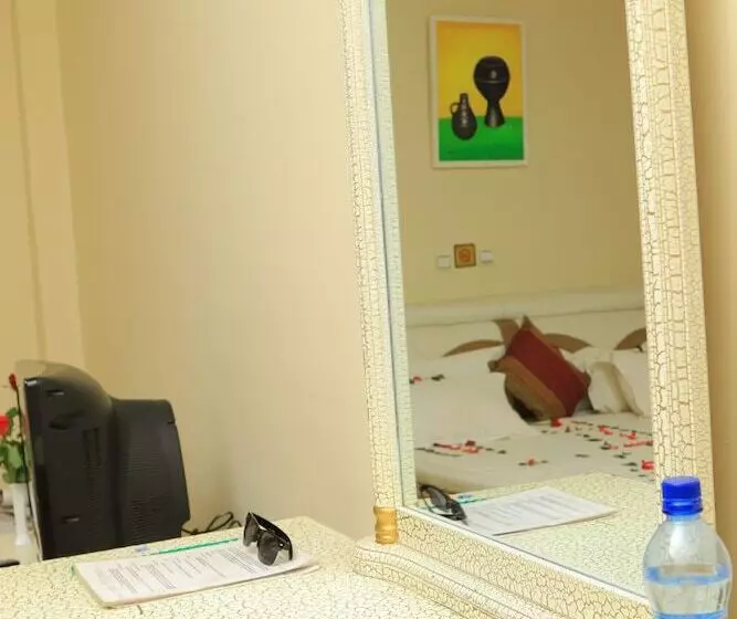 هتل Oasis International