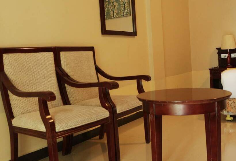 هتل Oasis International