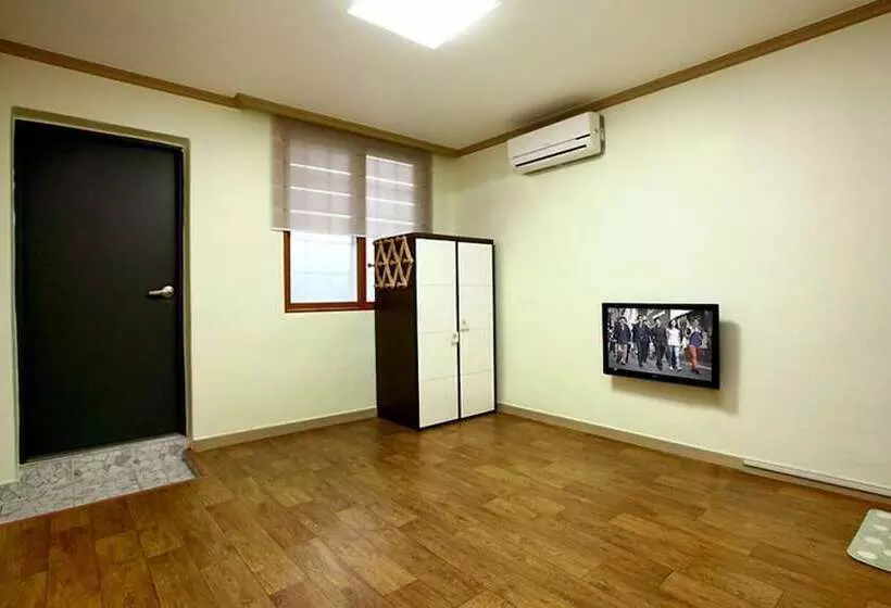 هتل Pocheon Yeohaeng Sketch Pension