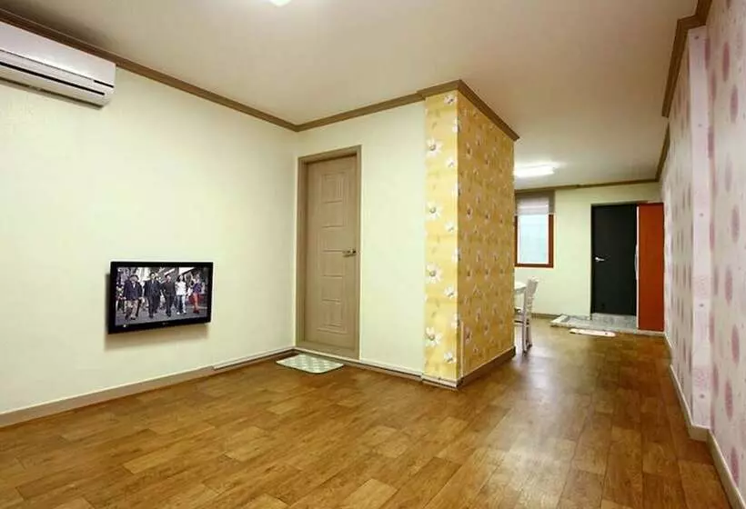 هتل Pocheon Yeohaeng Sketch Pension