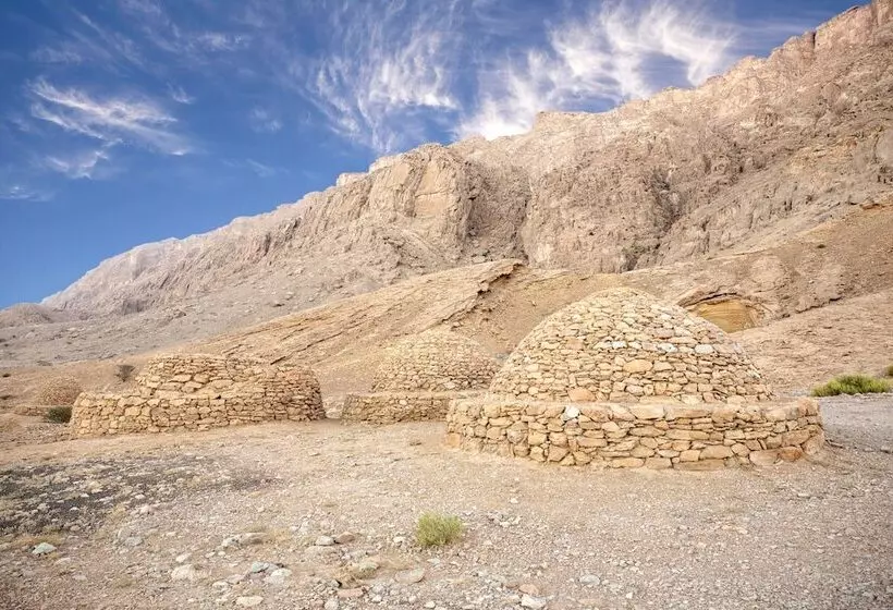 Hotelli Pura Eco Retreat Jebel Hafit Desert Park