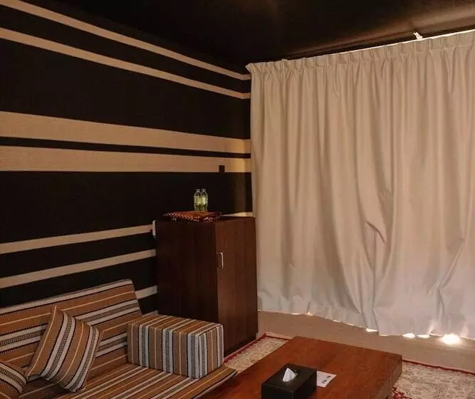 Hotelli Pura Eco Retreat Jebel Hafit Desert Park