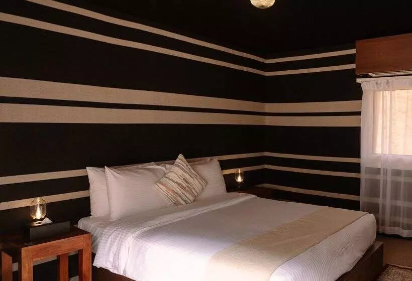 Hotelli Pura Eco Retreat Jebel Hafit Desert Park