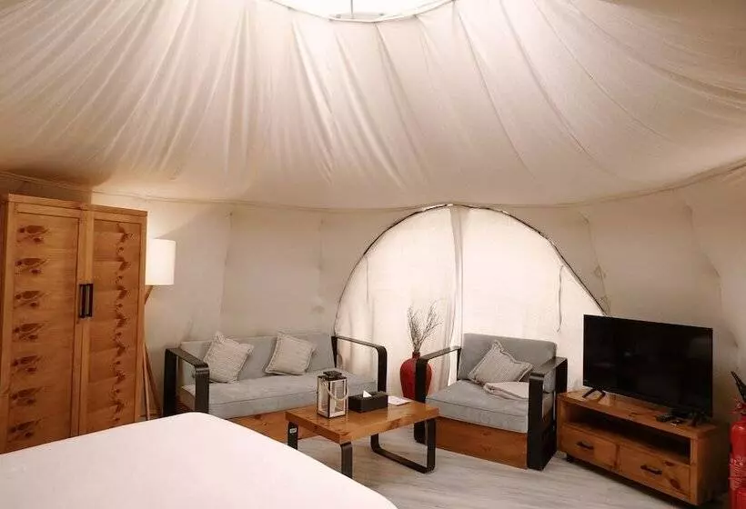 Hotelli Pura Eco Retreat Jebel Hafit Desert Park