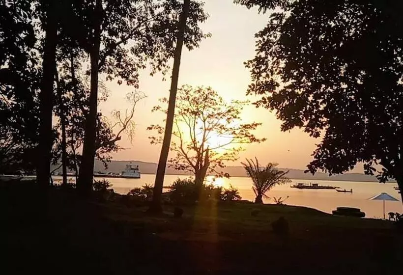 هتل Ssese Leisure Beach