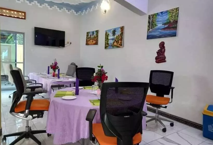 هتل Ssese Leisure Beach