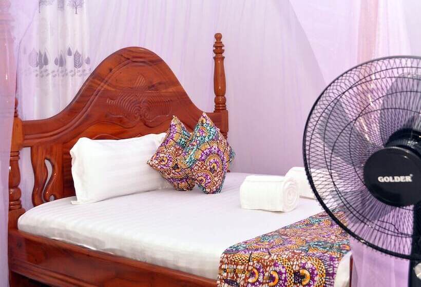 هتل Ssese Leisure Beach