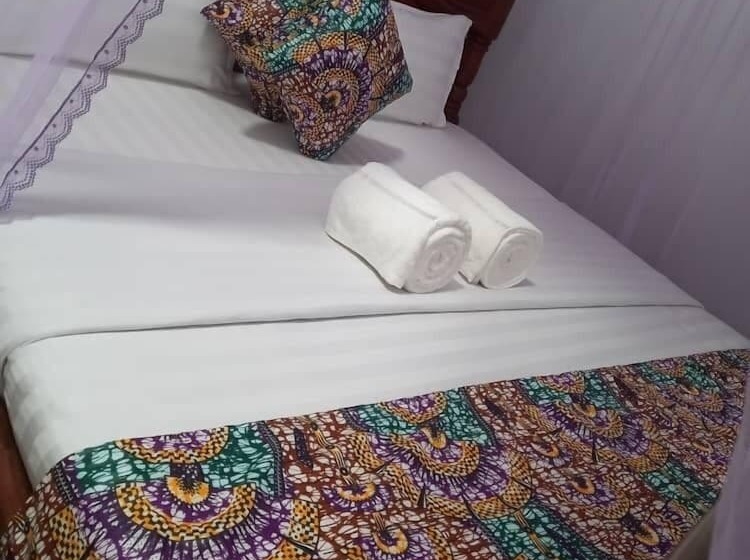 هتل Ssese Leisure Beach